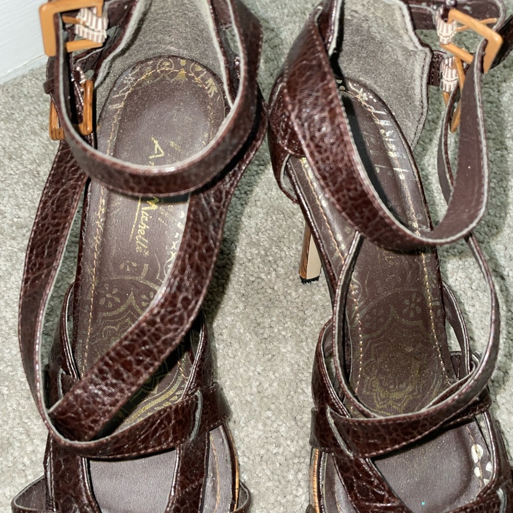 Heels - Picture 5 of 5